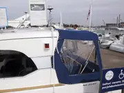 Aquador 23 HT med "norskeknappar" på taket