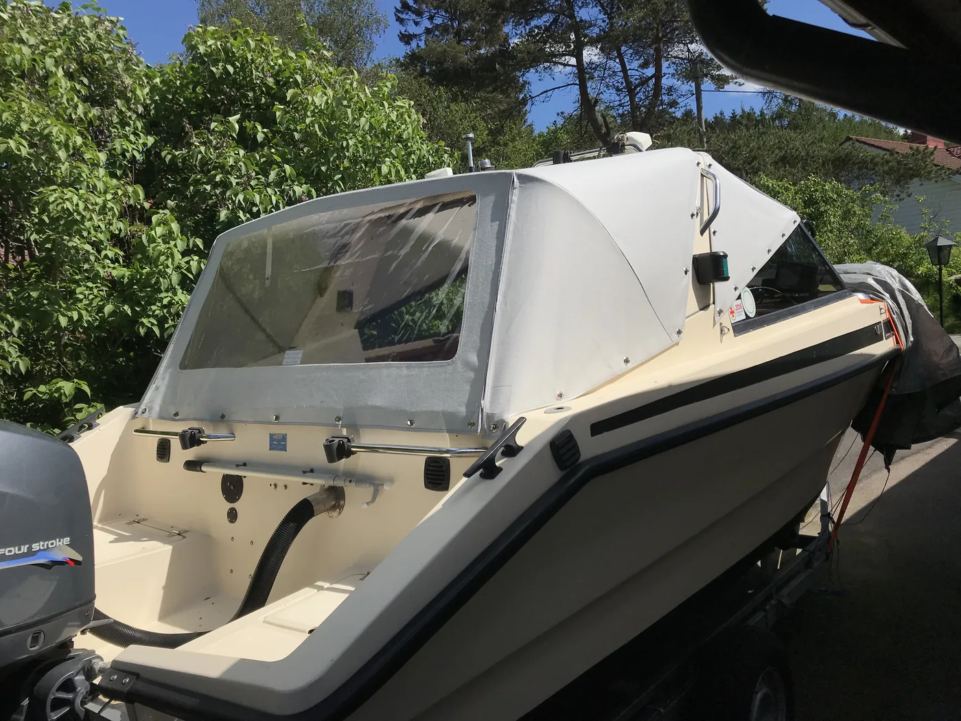 Uttern 6200 DC Targa