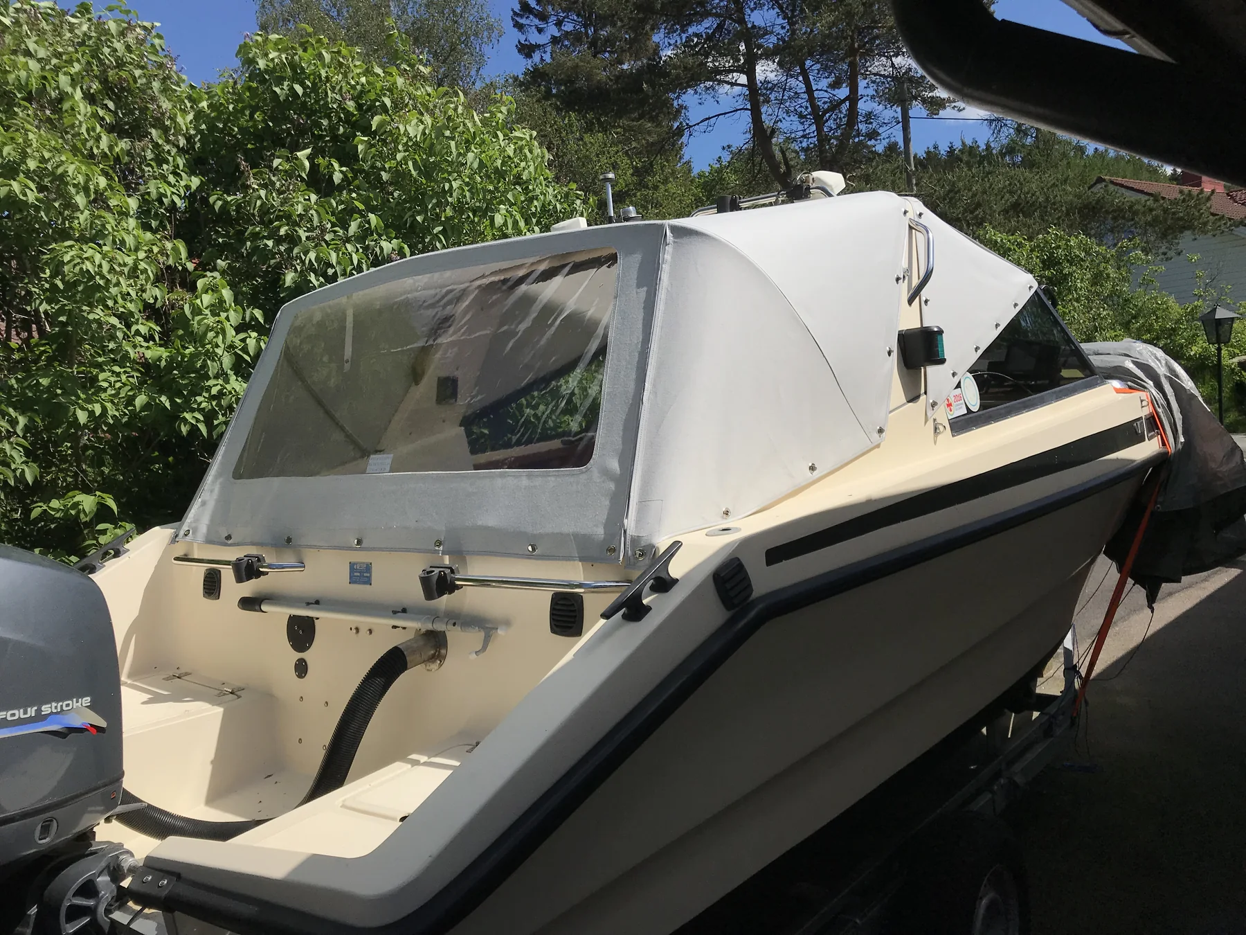 Uttern 6200 DC Targa