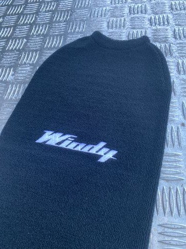 Fenderstrumpa med logotyp